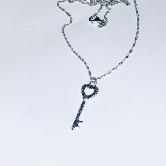 Vintage Solid 925 Sterling Silver Natural Black Diamond Marcasite Key Necklace - Picture 2 of 4